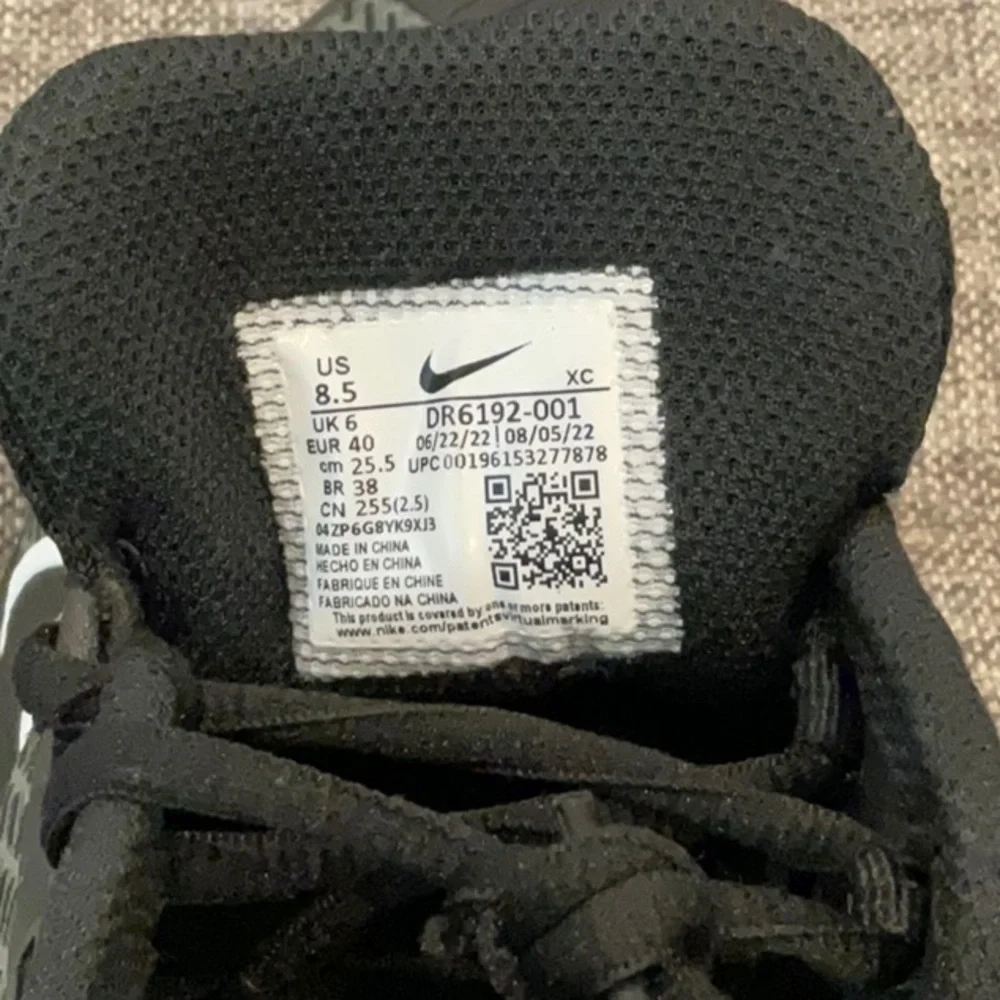 Nike Women’s Court Air Zoom Vapor Pro (DR6192-001) US 8.5 - Picture 5 of 8